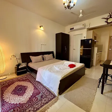 Good Stay Pool View Stylish Studio Apartment,6Km From Airport, 307